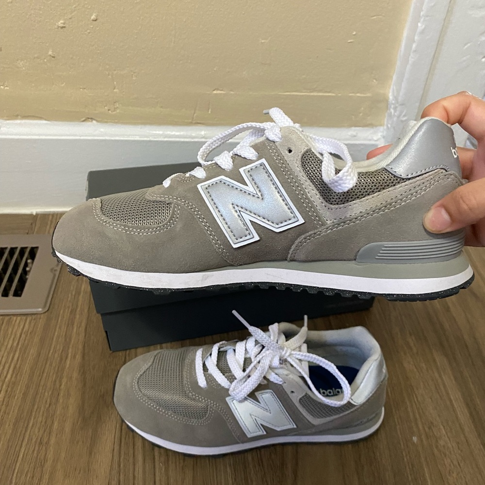 Grey New balance 574 Big Kids 6/ Woman 7.5